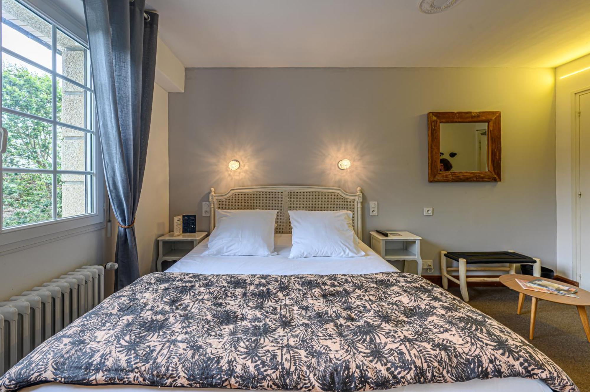 Naeco Erdeven Hotel Екстериор снимка