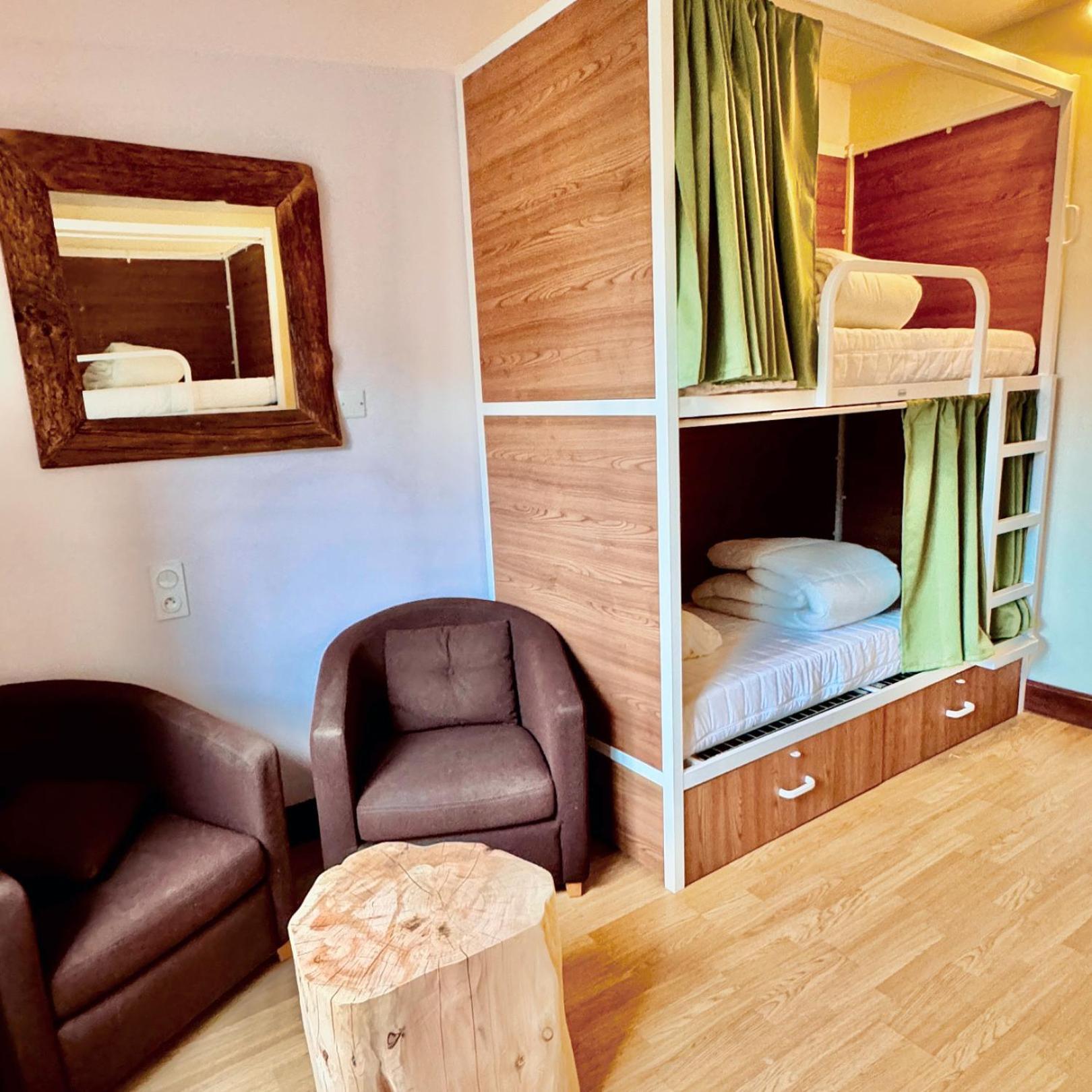 Naeco Erdeven Hotel Екстериор снимка